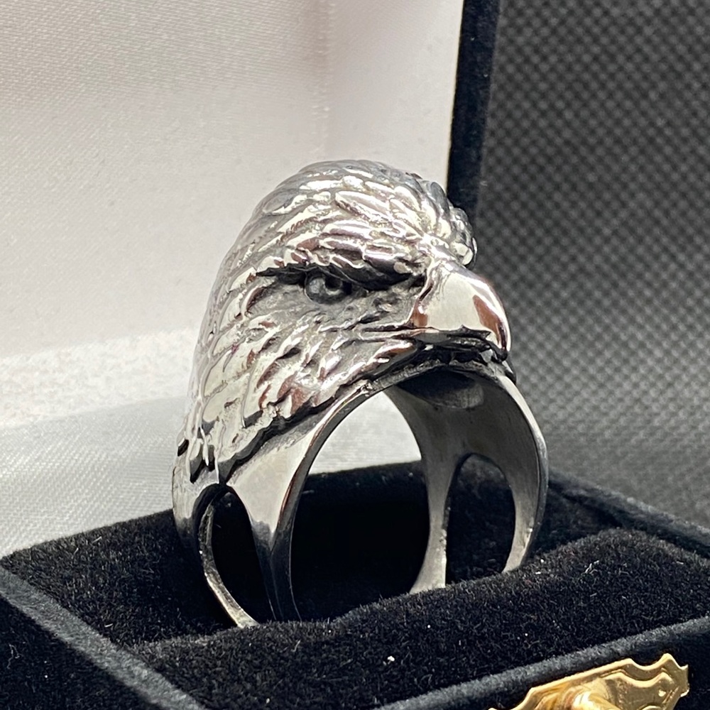 Eagle ring